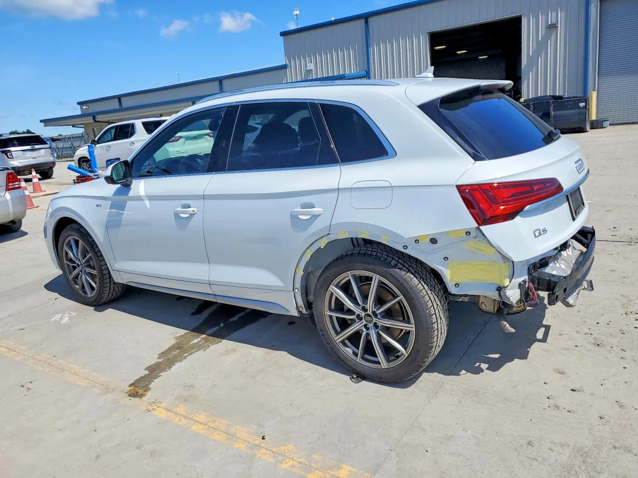 Audi Q5 2.0l E Premium Plus, снимка 2 - Автомобили и джипове - 55093922