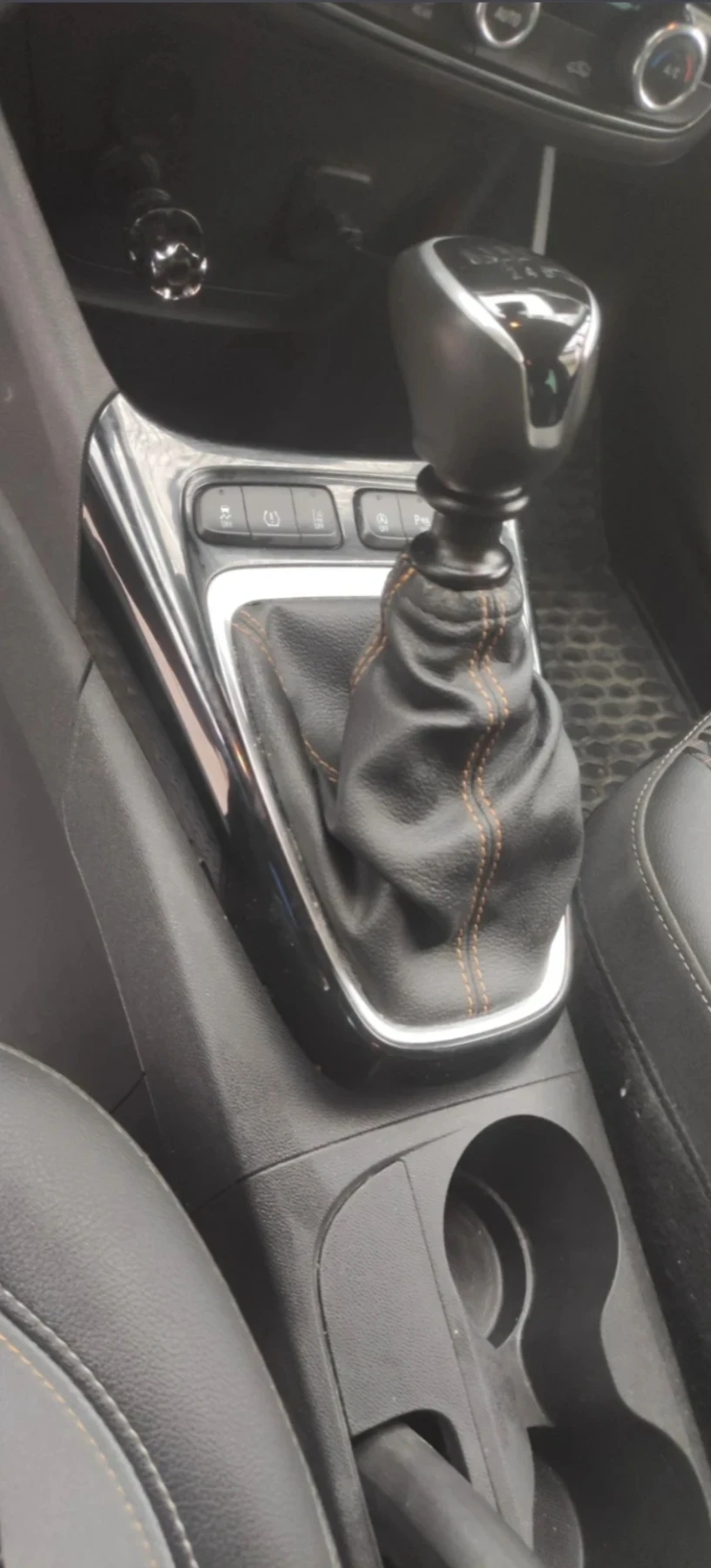 Opel Crossland X, снимка 14 - Автомобили и джипове - 56010611