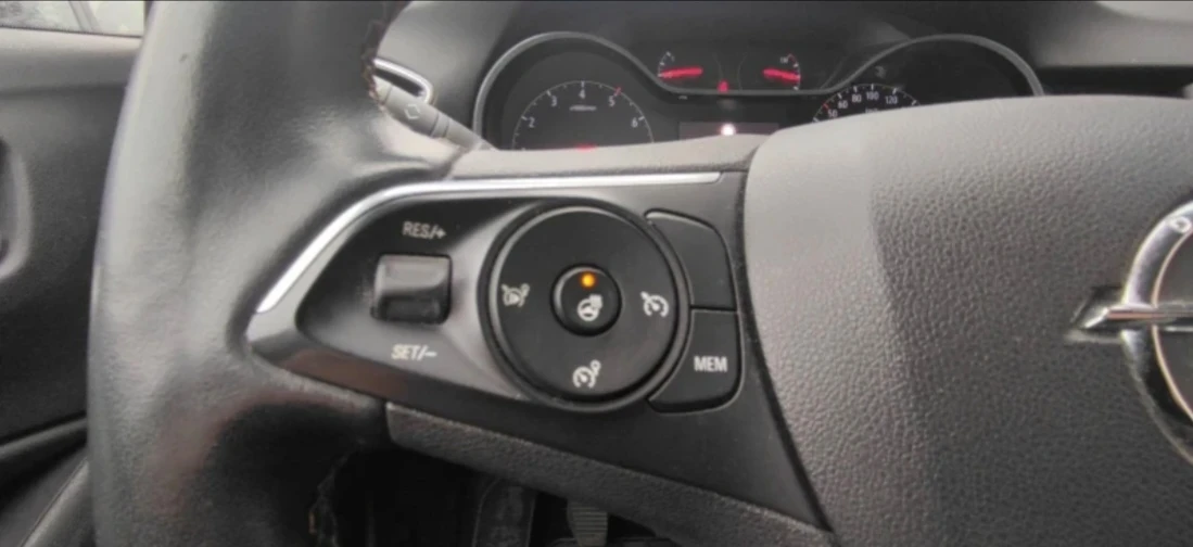 Opel Crossland X, снимка 13 - Автомобили и джипове - 56010611