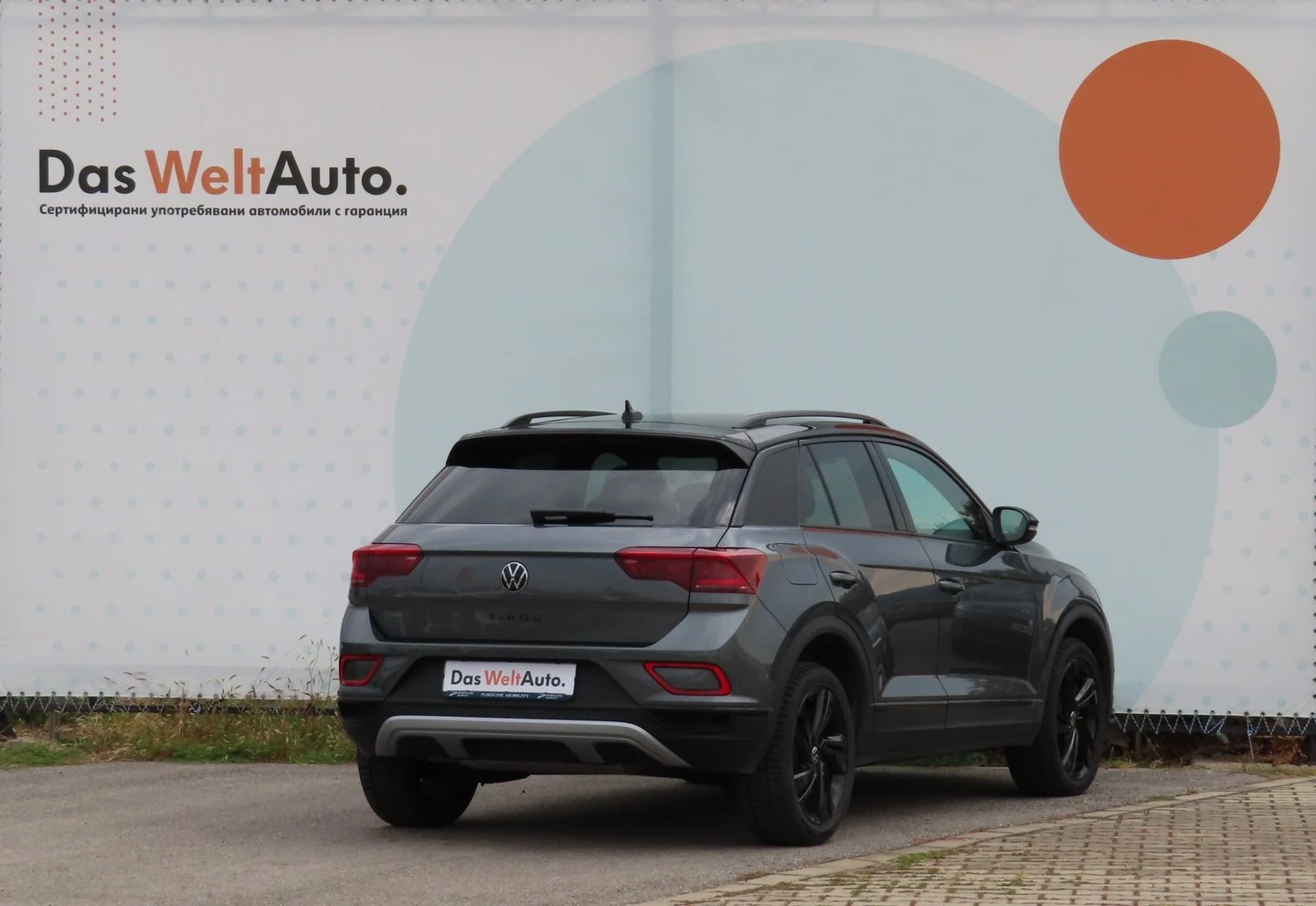 VW T-Roc, снимка 3 - Автомобили и джипове - 56420404
