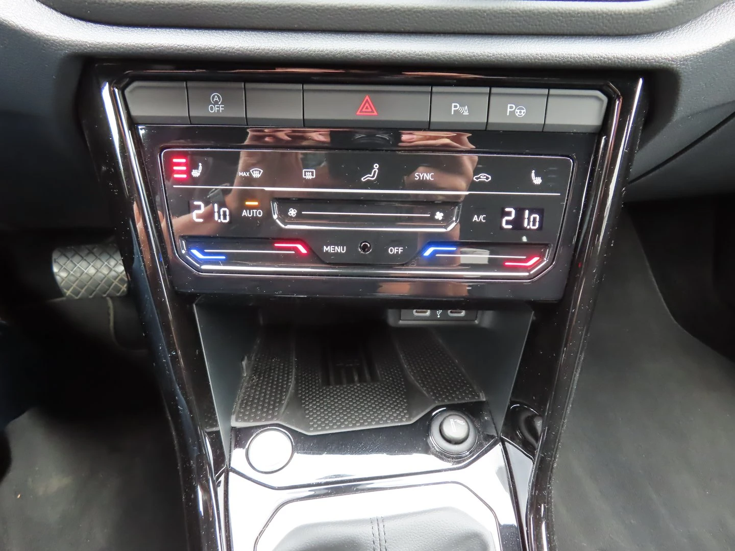 VW T-Roc, снимка 11 - Автомобили и джипове - 56420404