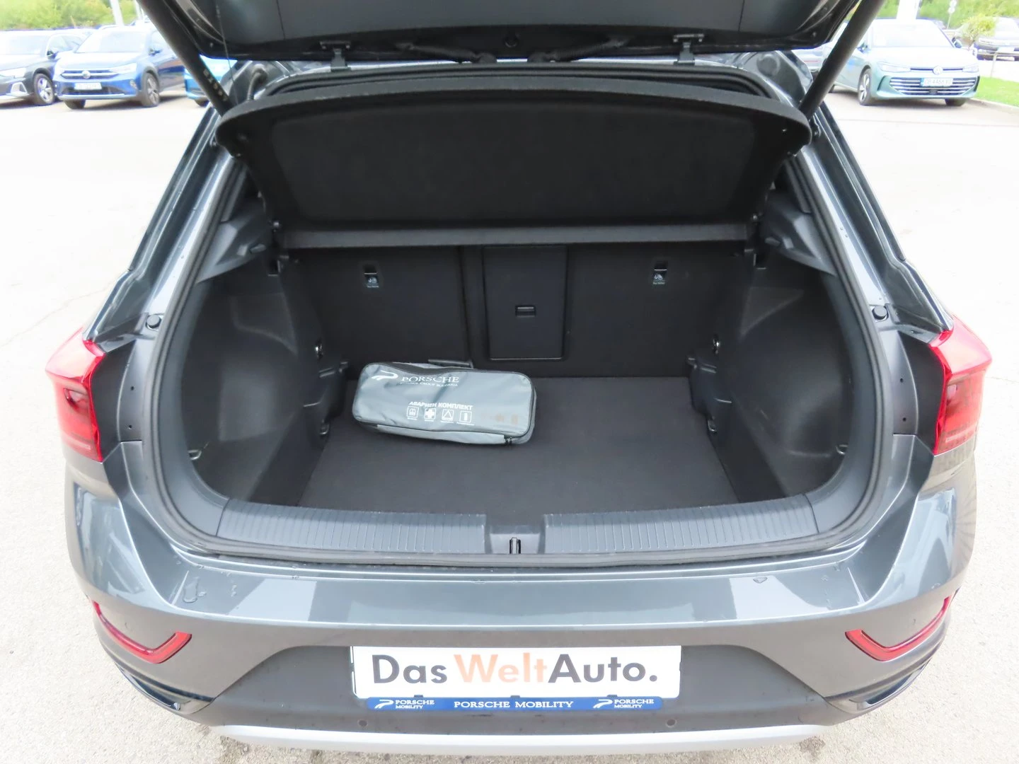 VW T-Roc, снимка 14 - Автомобили и джипове - 56420404