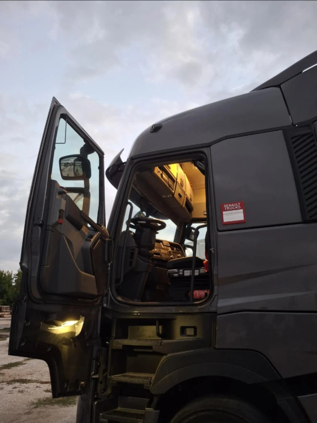 Renault T 520 High  - изображение 5