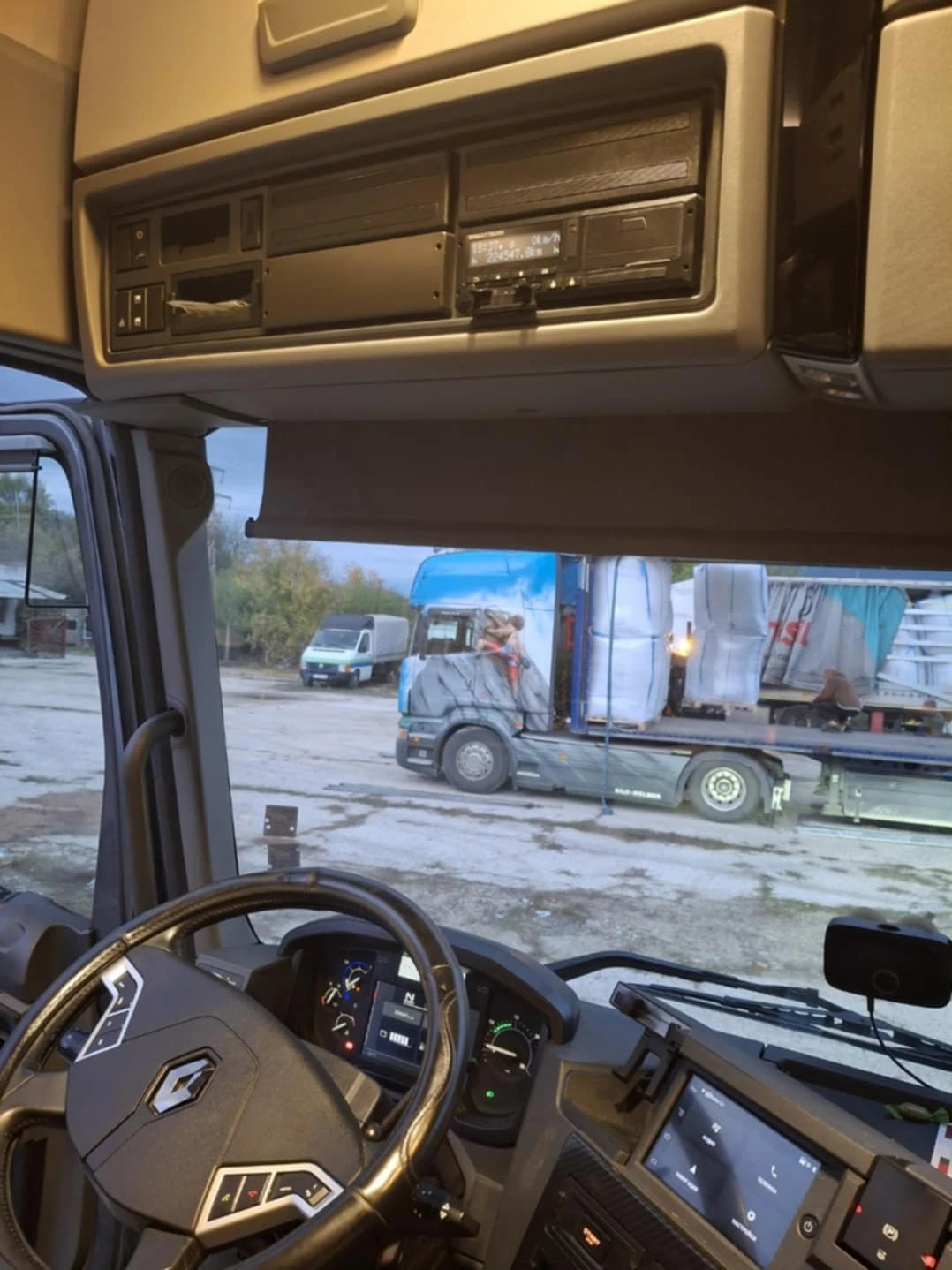 Renault T 520 High  - изображение 9