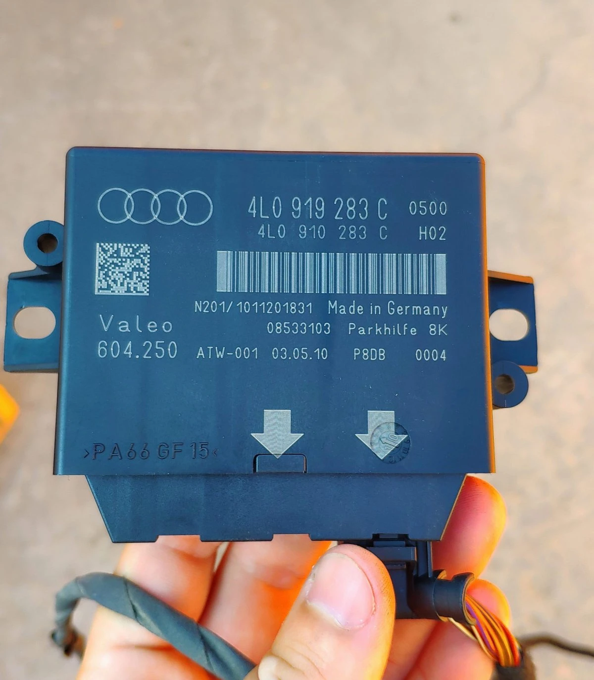 Оригинален Парктроник модул за AUDI A6 4f 4lo919283c