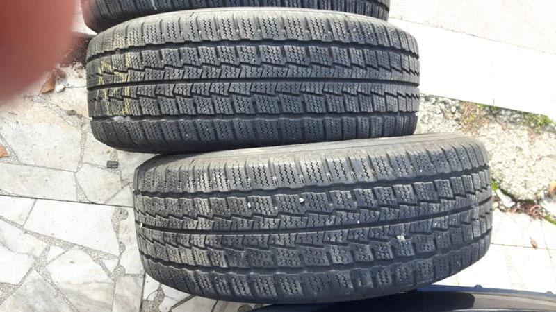 Гуми Зимни 215/60R16, снимка 3 - Гуми и джанти - 34506450