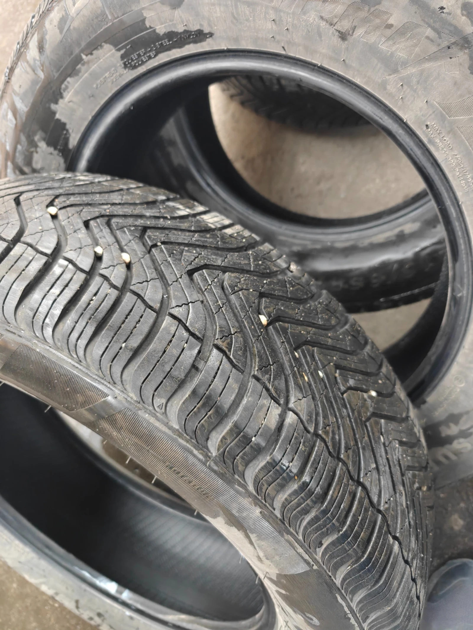 Гуми Всесезонни 215/60R17