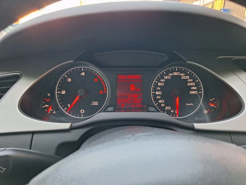 Audi A4 Б8 2.0 Автомат, снимка 13 - Автомобили и джипове - 49330123