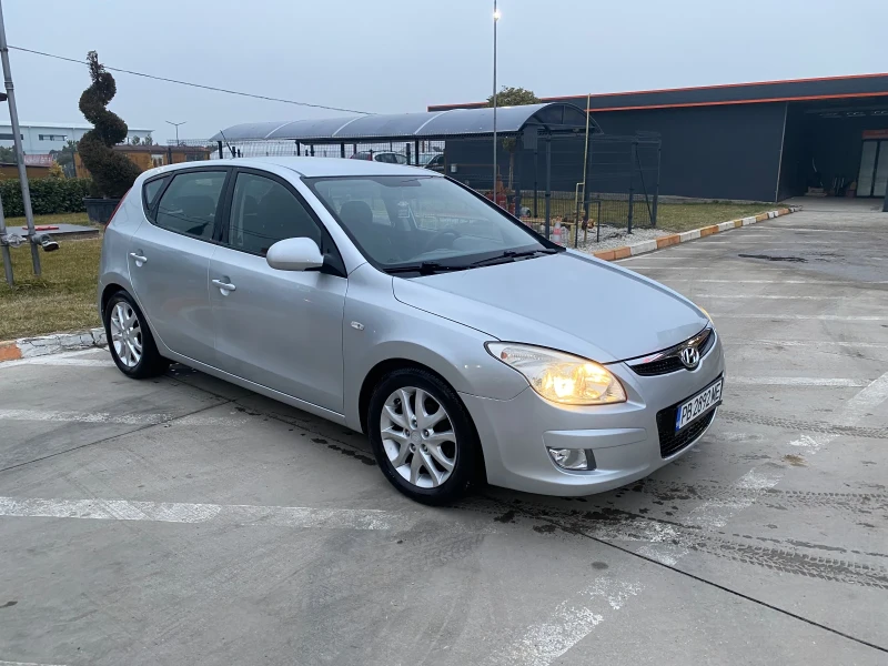 Hyundai I30 1.6crdi, снимка 2 - Автомобили и джипове - 49601686