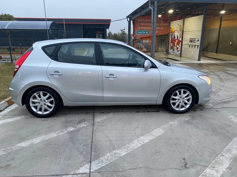 Hyundai I30 1.6crdi, снимка 3 - Автомобили и джипове - 49601686