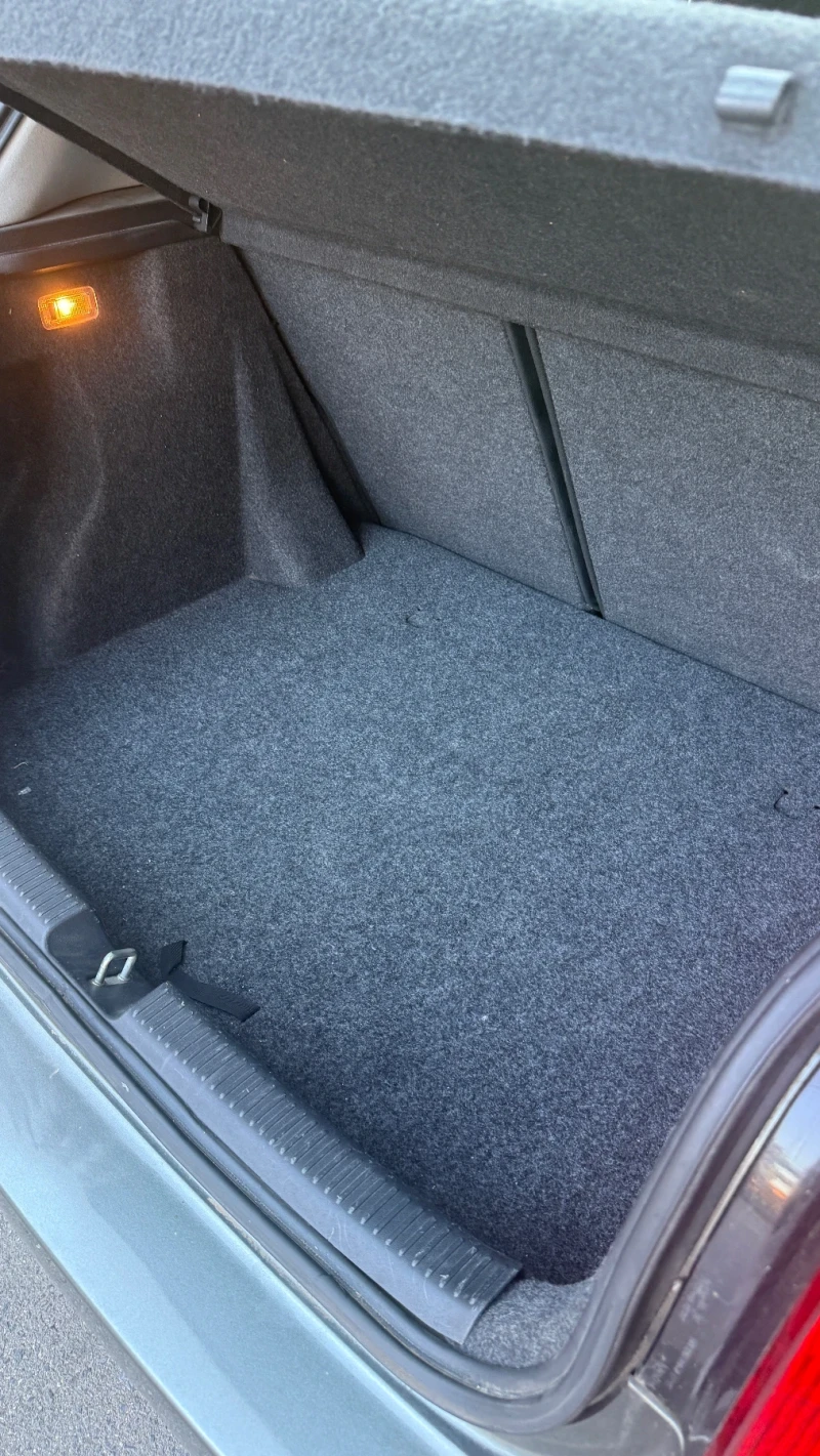 Toyota Corolla 2.0 D-4D, снимка 12 - Автомобили и джипове - 51914805