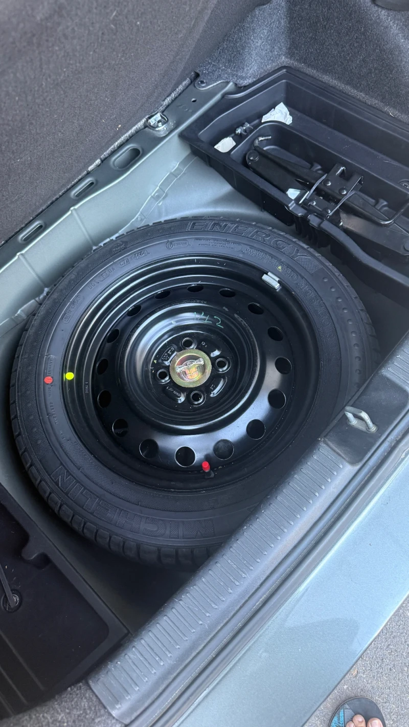 Toyota Corolla 2.0 D-4D, снимка 13 - Автомобили и джипове - 51914805