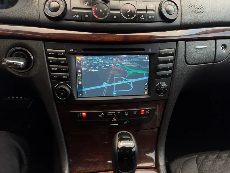 Mercedes-Benz E 200 kompressor, снимка 11 - Автомобили и джипове - 52489335