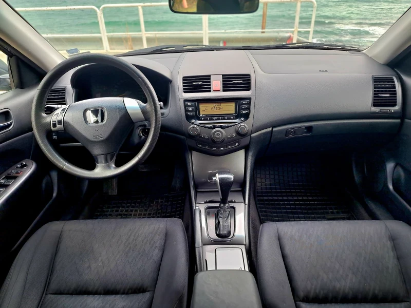 Honda Accord 2.0 климатроник , снимка 11 - Автомобили и джипове - 53175937