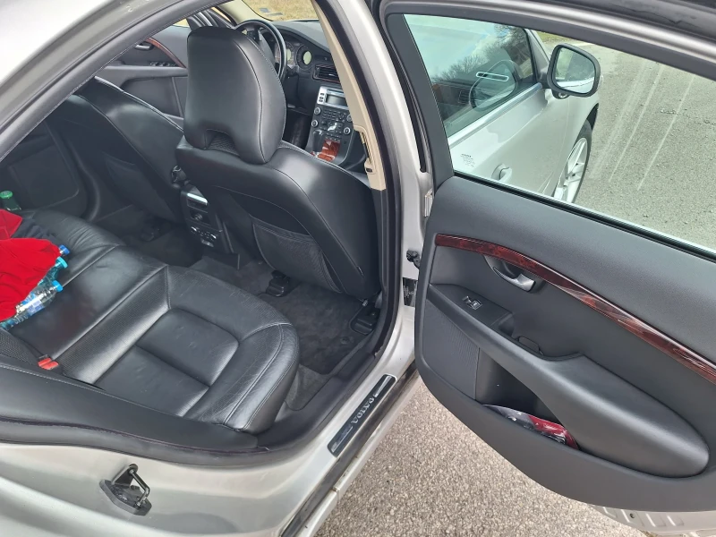 Volvo S80 2.4 D5, снимка 10 - Автомобили и джипове - 53401738