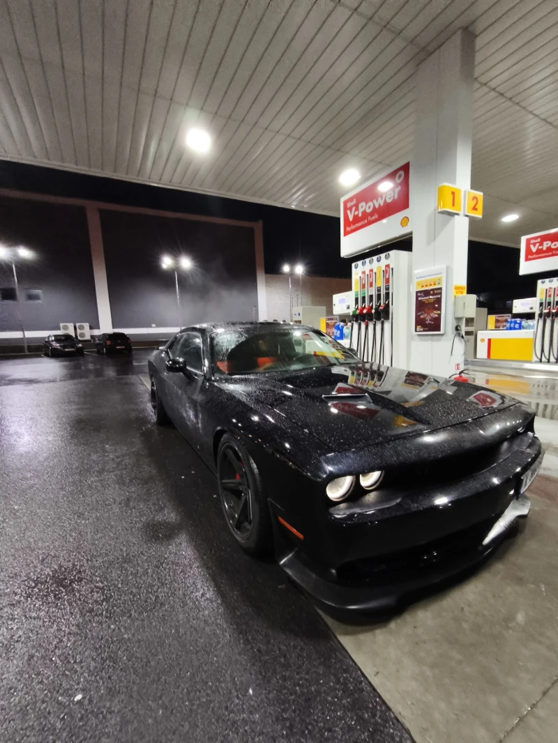 Dodge Challenger 6.4L SRT
