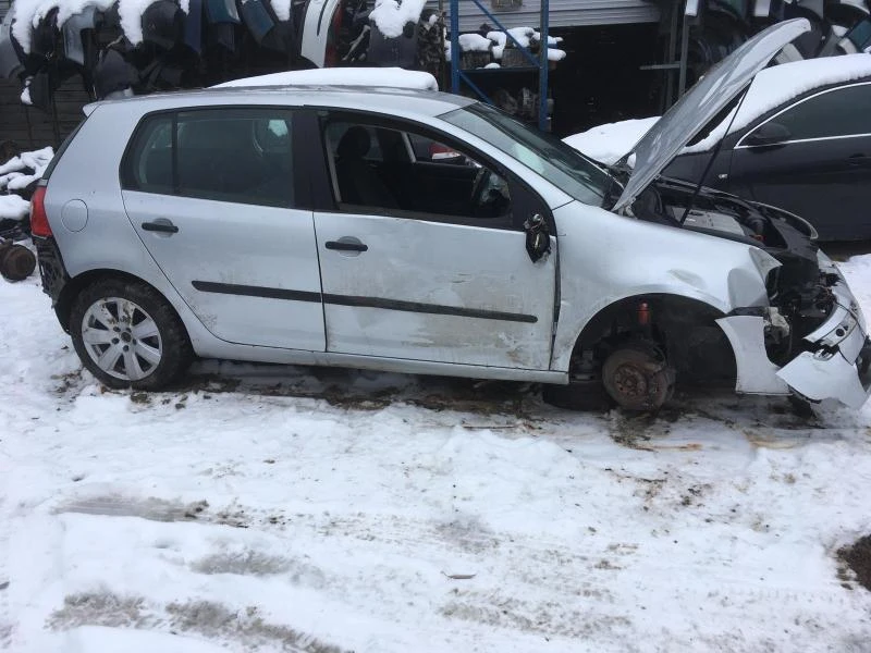 VW Golf 1.9TDi, снимка 14 - Автомобили и джипове - 7601193