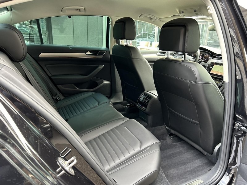 VW Passat Business Premium, снимка 15 - Автомобили и джипове - 44620763