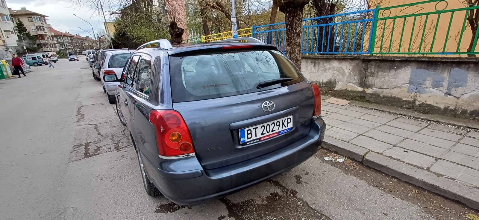 Toyota Avensis 2.2 - изображение 6