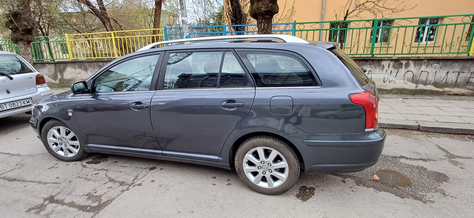 Toyota Avensis 2.2 - изображение 2