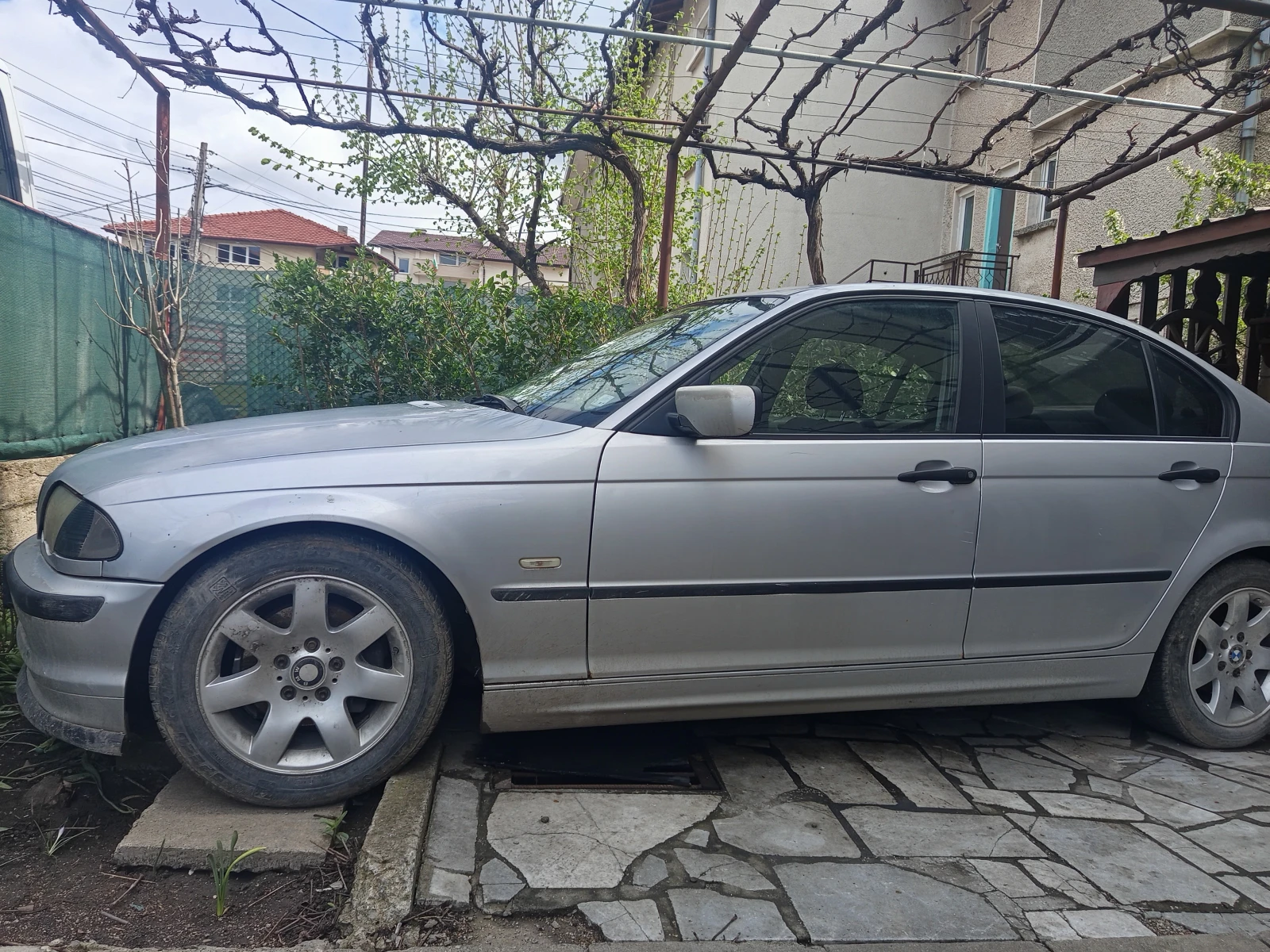 BMW 320  - изображение 4