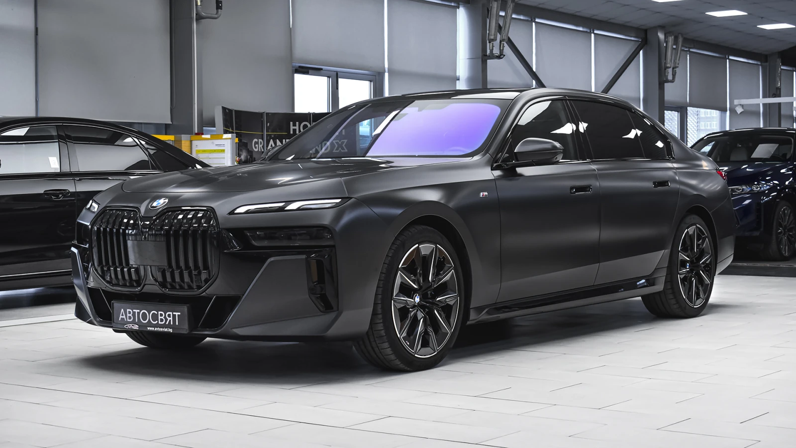 BMW 740 d xDrive M Sport Mild Hybrid Sportautomatic - изображение 4