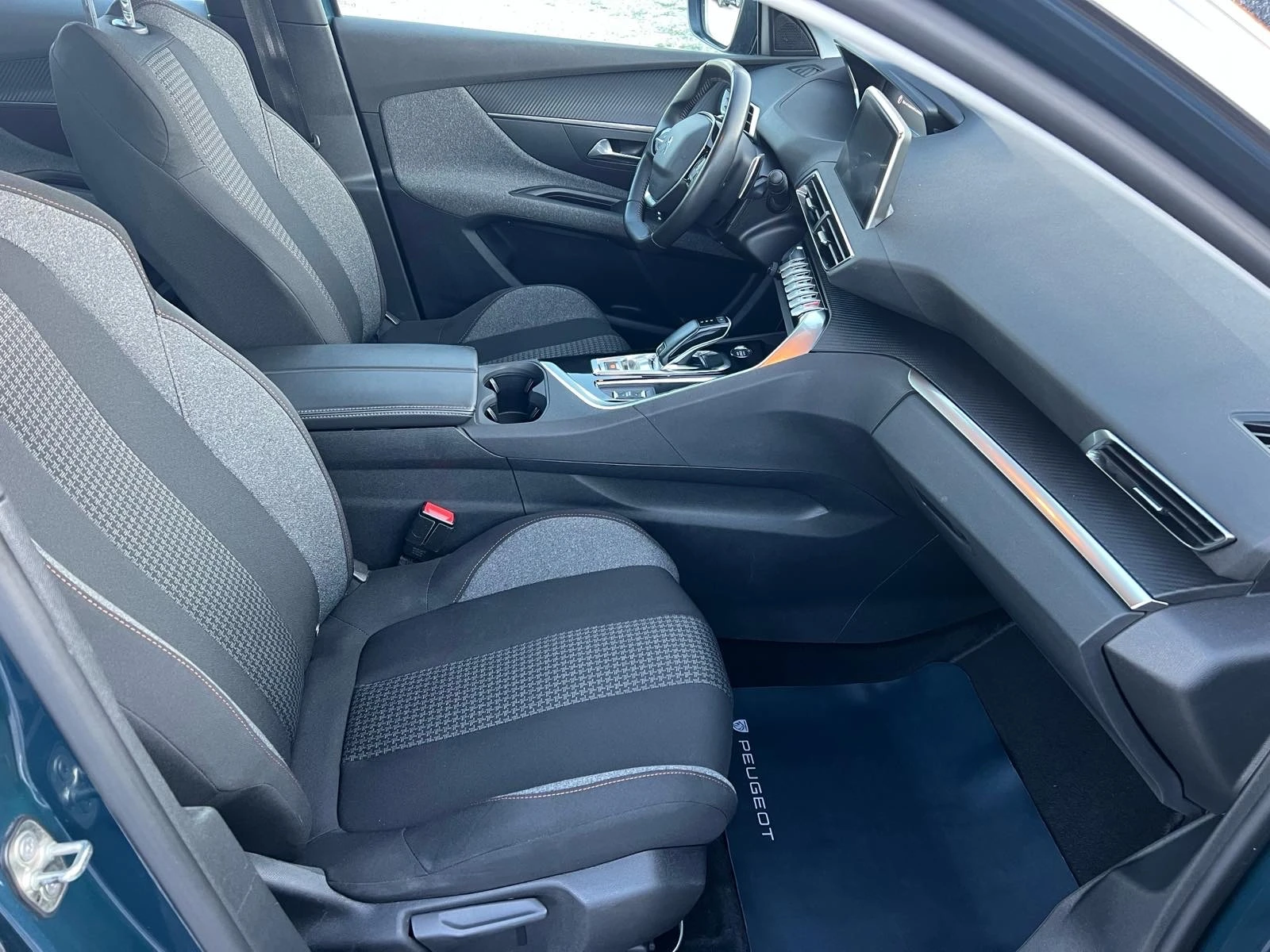 Peugeot 3008 BLUE HDI 130hp S&S EAT8 - изображение 10