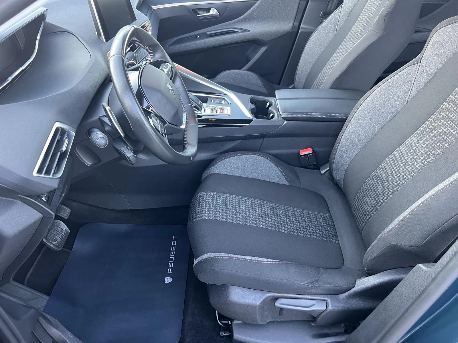Peugeot 3008 BLUE HDI 130hp S&S EAT8 - изображение 8
