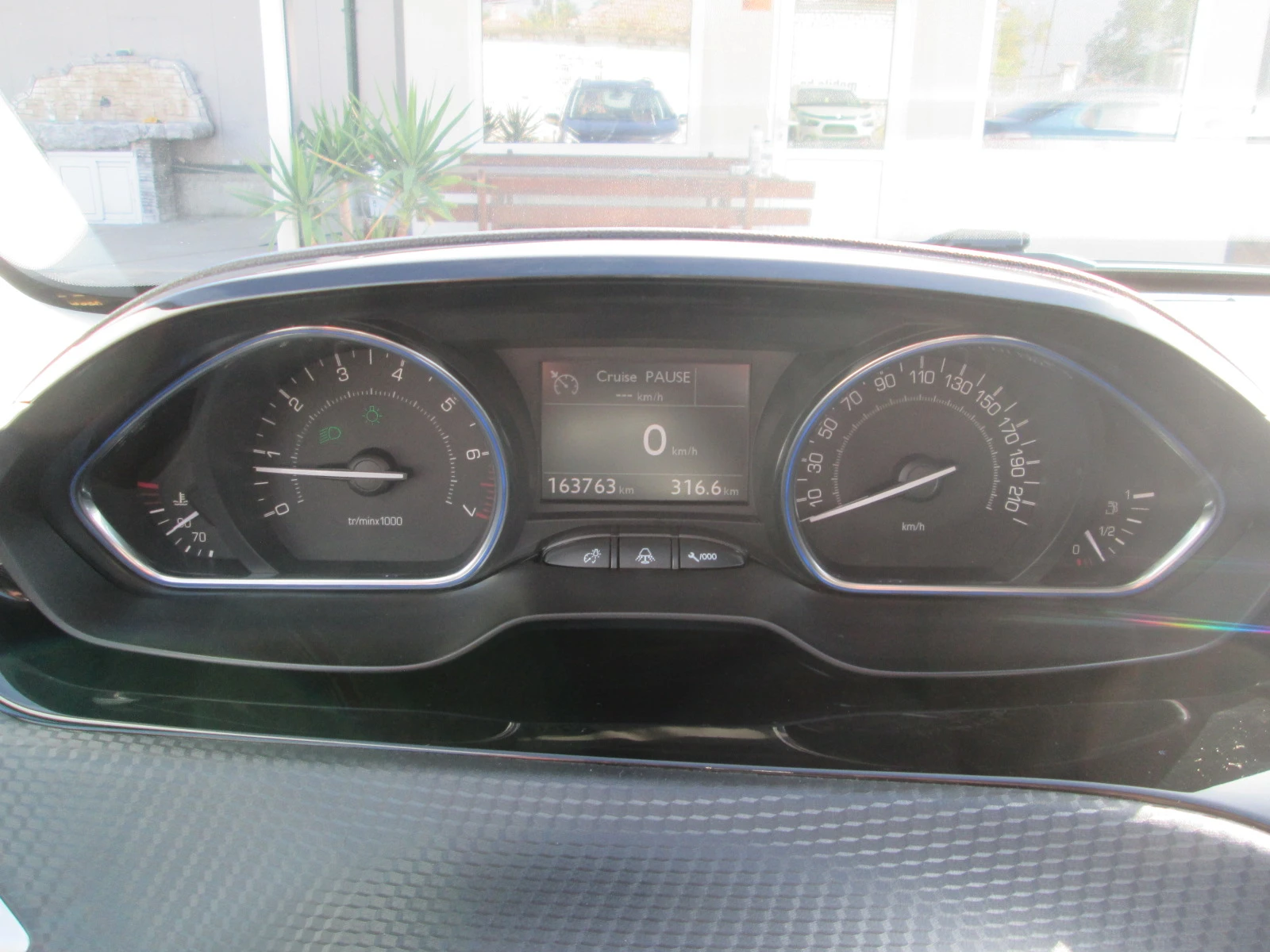 Peugeot 2008 1.2i Allure Facelelift , ,  | Mobile.bg   11