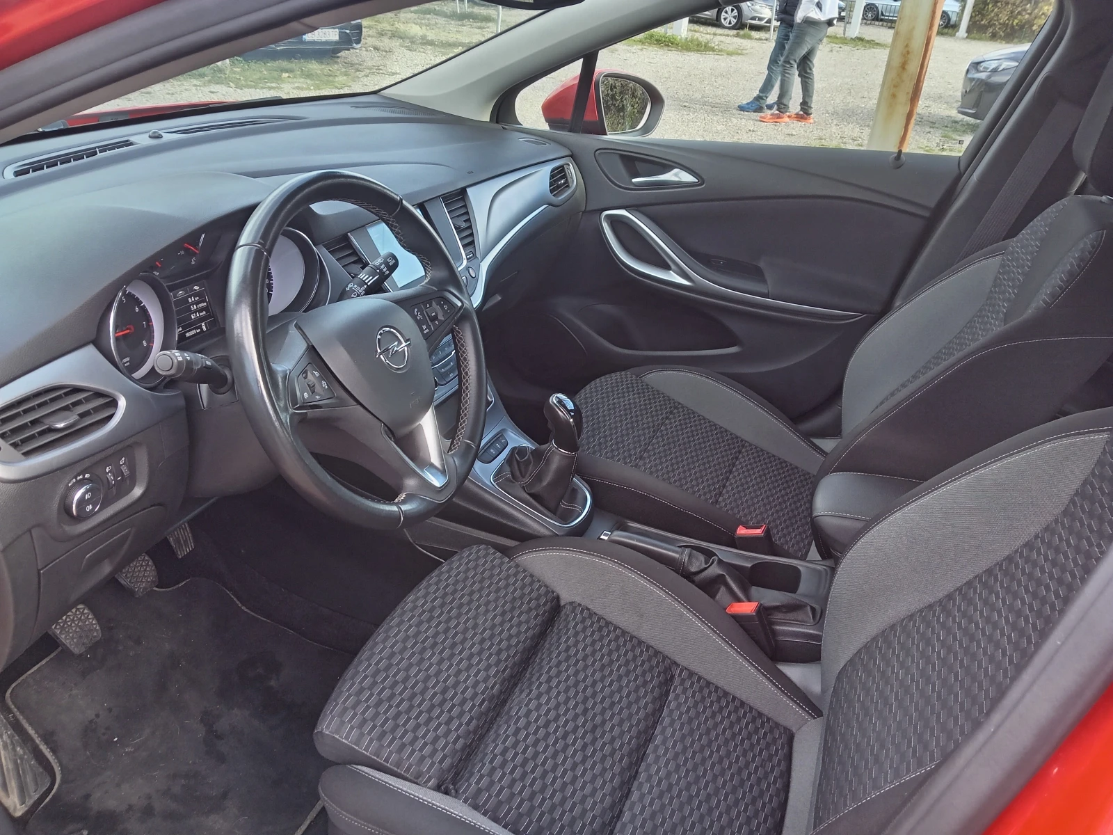 Opel Astra 1.2T 145к.с. - изображение 7