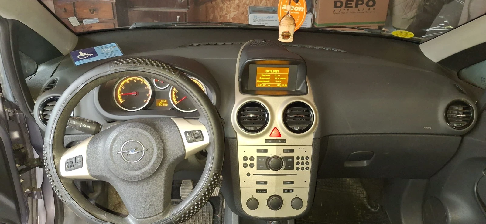 Opel Corsa 1400 - изображение 8