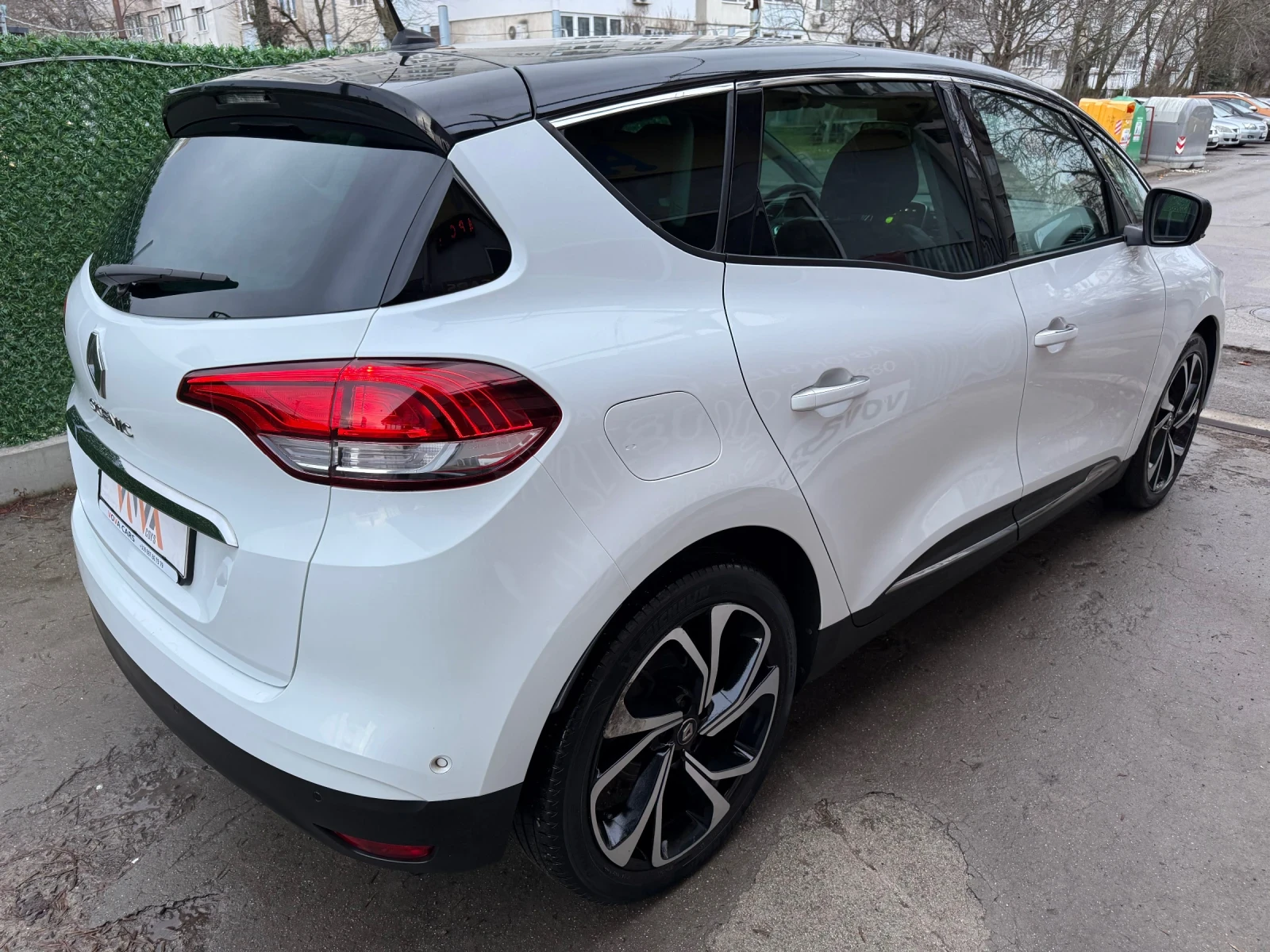 Renault Scenic 1.3Tce-140к.с* Intens* Автоматик*  - изображение 3