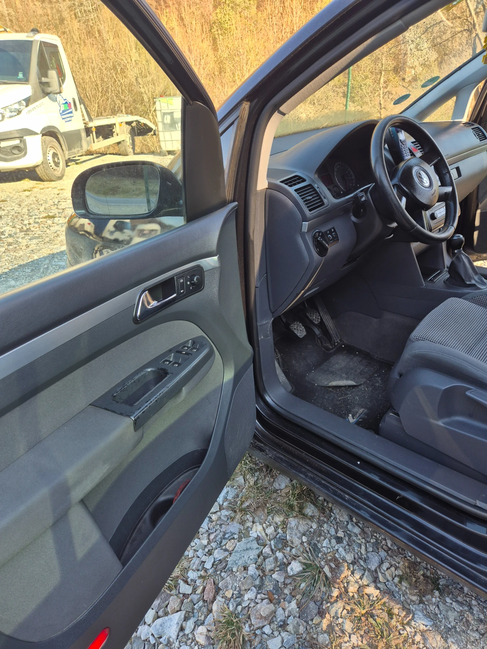 VW Touran, снимка 5 - Автомобили и джипове - 53905915