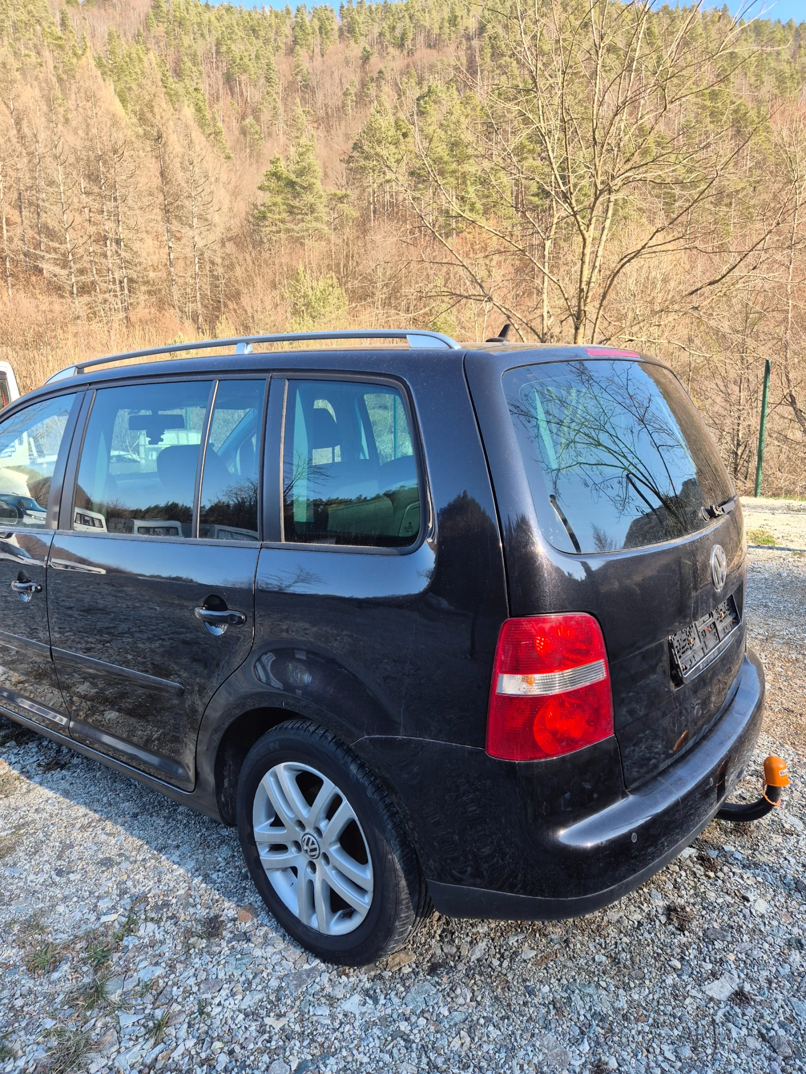 VW Touran, снимка 6 - Автомобили и джипове - 53905915