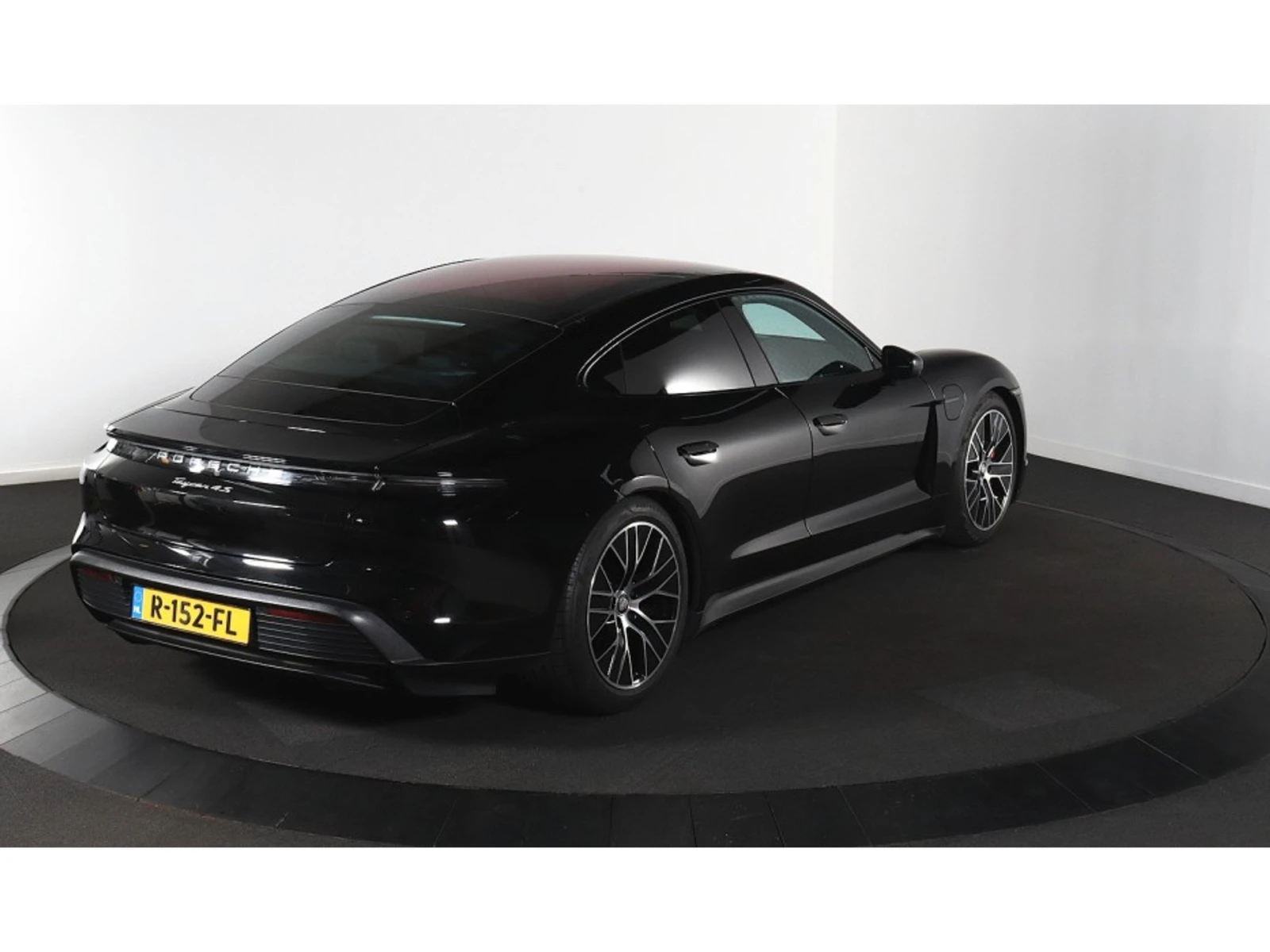 Porsche Taycan 4S PERFORMANCE, снимка 4 - Автомобили и джипове - 54477876