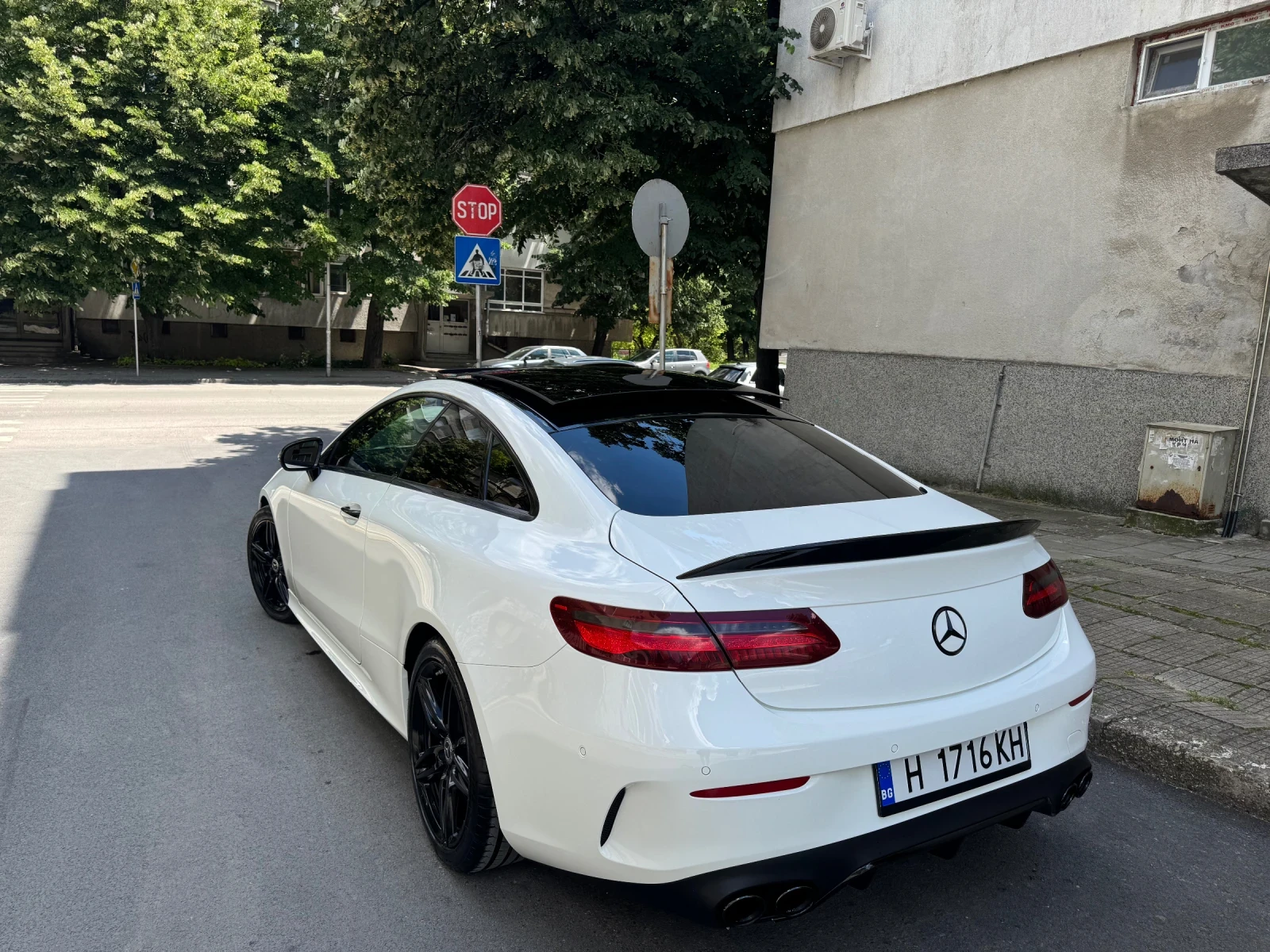 Mercedes-Benz E 400 4MATIC/AIRMATIC/AMG LINE/ПАНОРАМА/ДИГИТАЛЕН ДИСПЛЕ, снимка 6 - Автомобили и джипове - 54979501