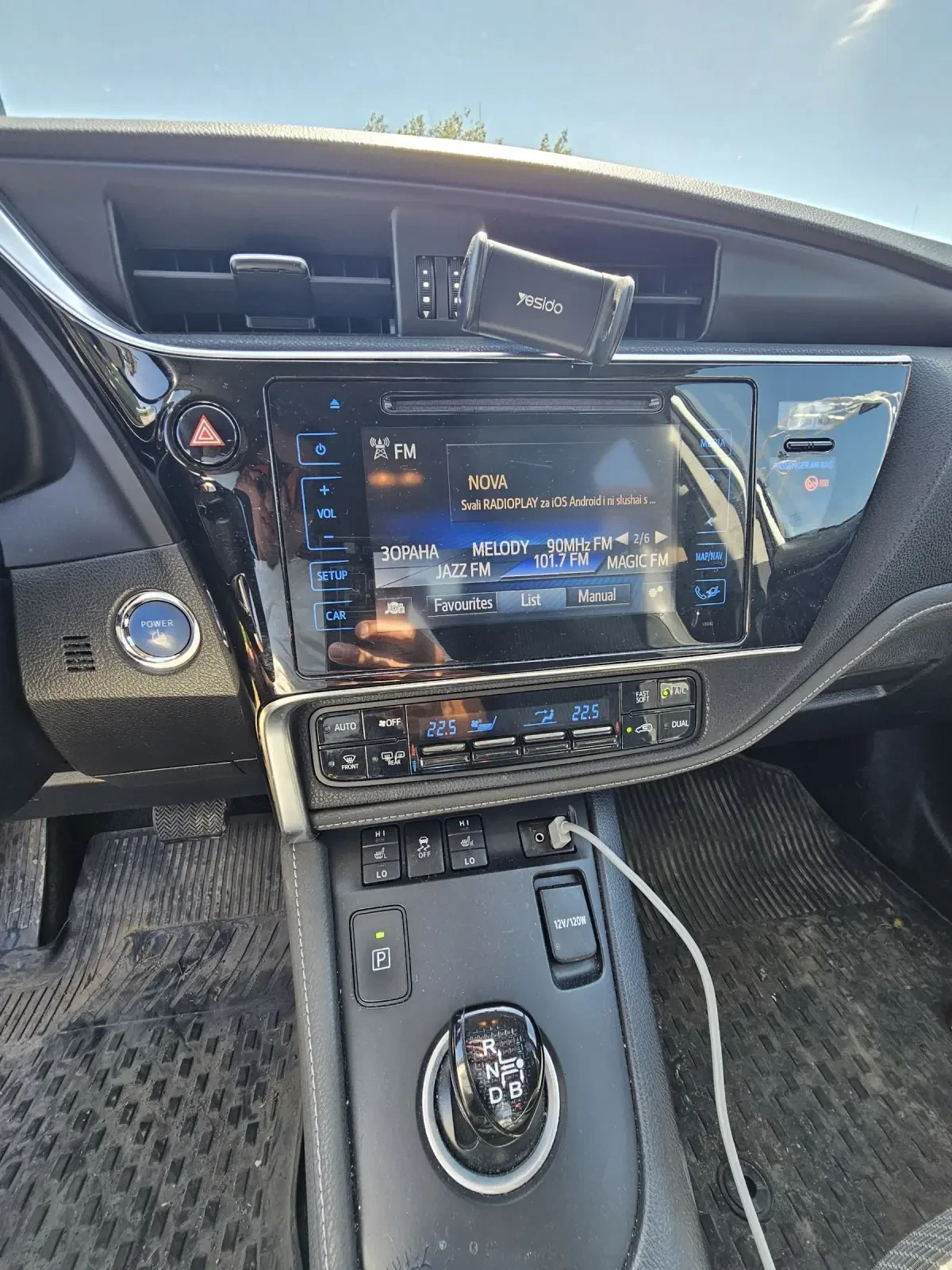 Toyota Auris 1.8, hybrid, Chic, снимка 8 - Автомобили и джипове - 55240248