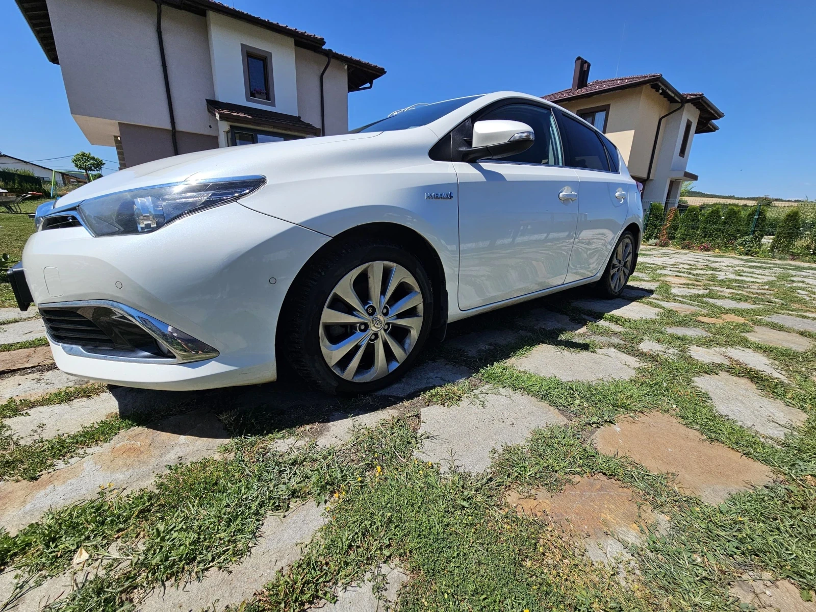 Toyota Auris 1.8, hybrid, Chic, снимка 4 - Автомобили и джипове - 55240248