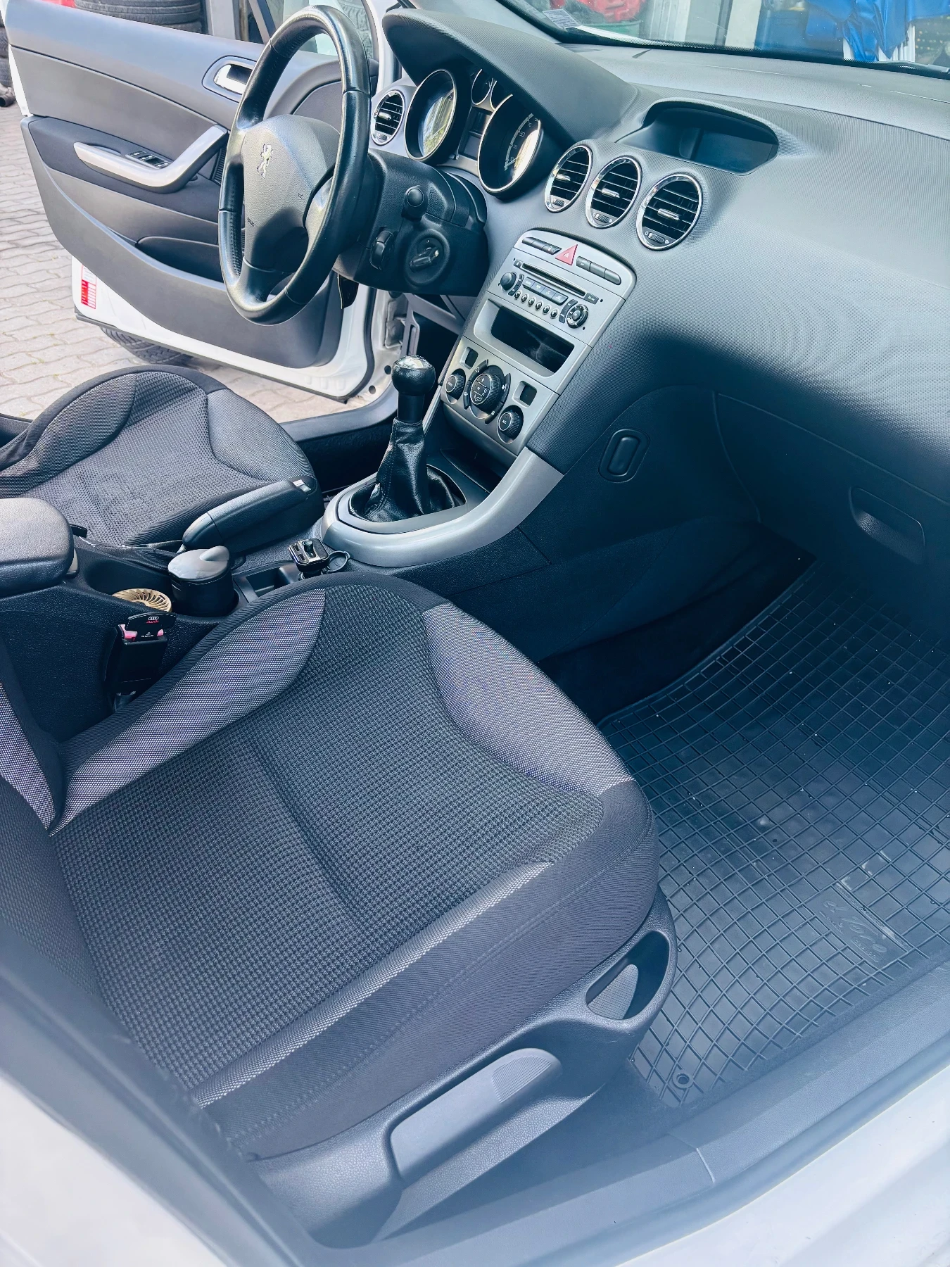 Peugeot 308 1, 6 hdi, снимка 7 - Автомобили и джипове - 55259913