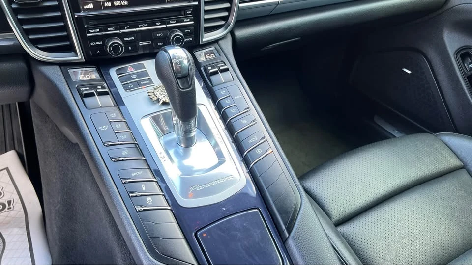 Porsche Panamera * AвтоКредит * (ЦЕНА ДО БГ), снимка 14 - Автомобили и джипове - 55342326