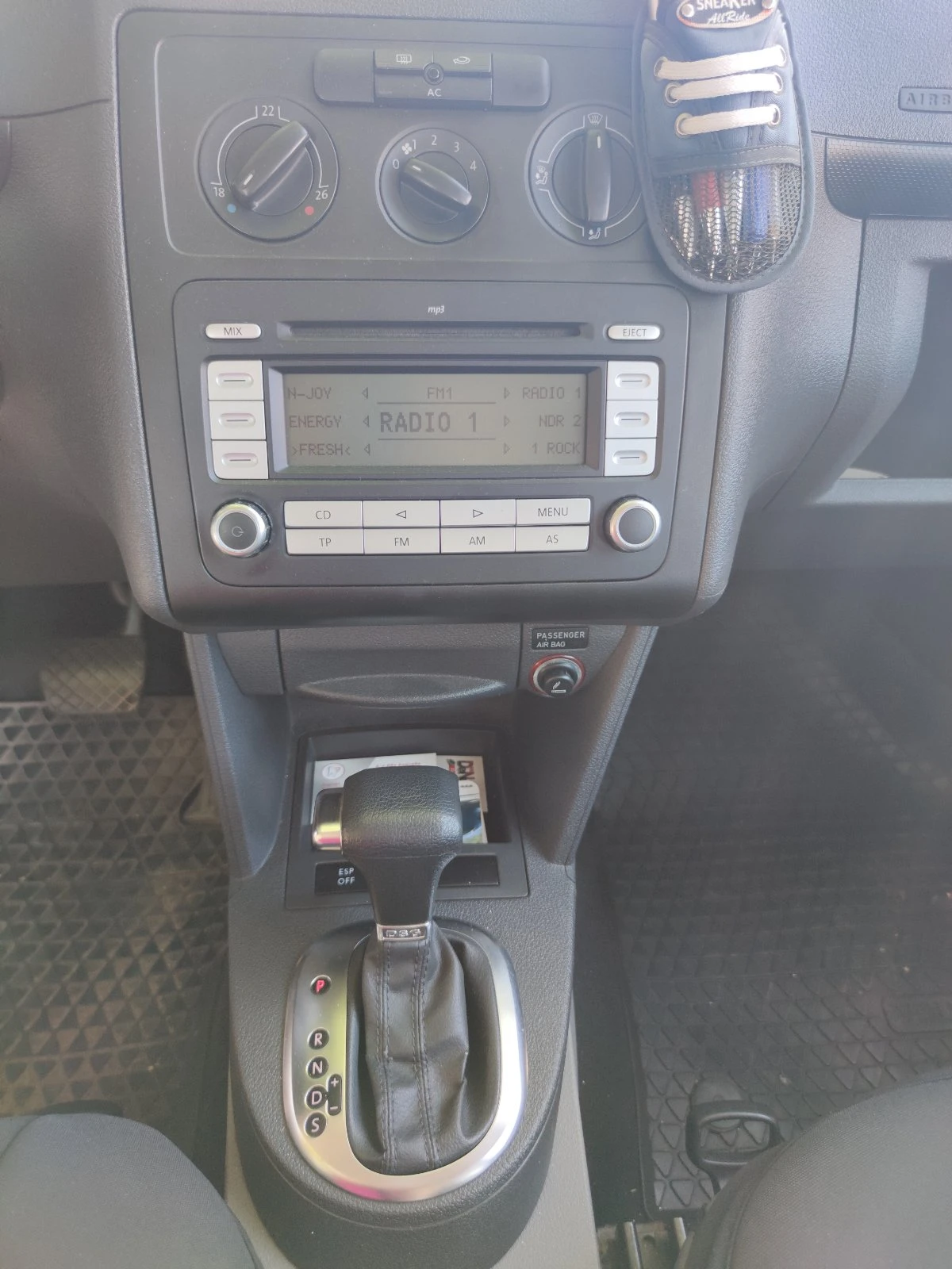 VW Caddy, снимка 8 - Автомобили и джипове - 55475970