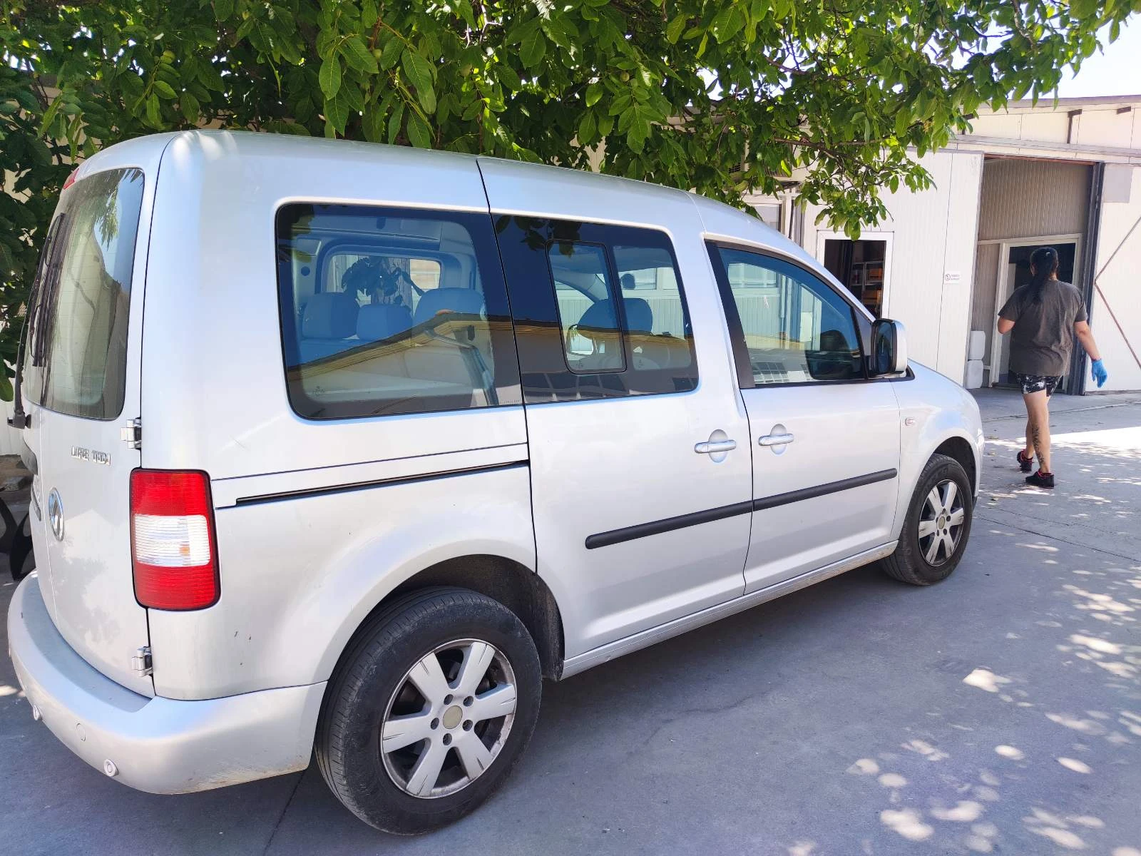 VW Caddy, снимка 2 - Автомобили и джипове - 55475970