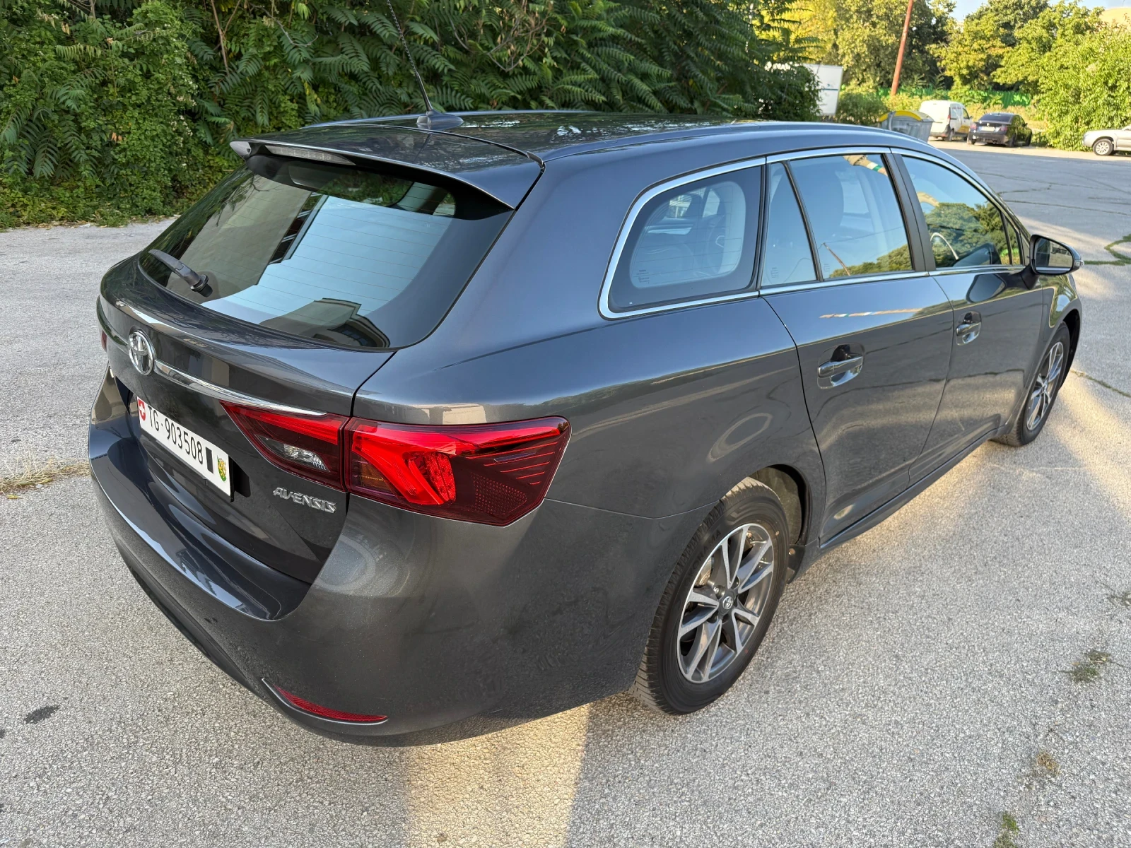 Toyota Avensis 2.0i AUTOMATIC SWISS, снимка 4 - Автомобили и джипове - 55618162