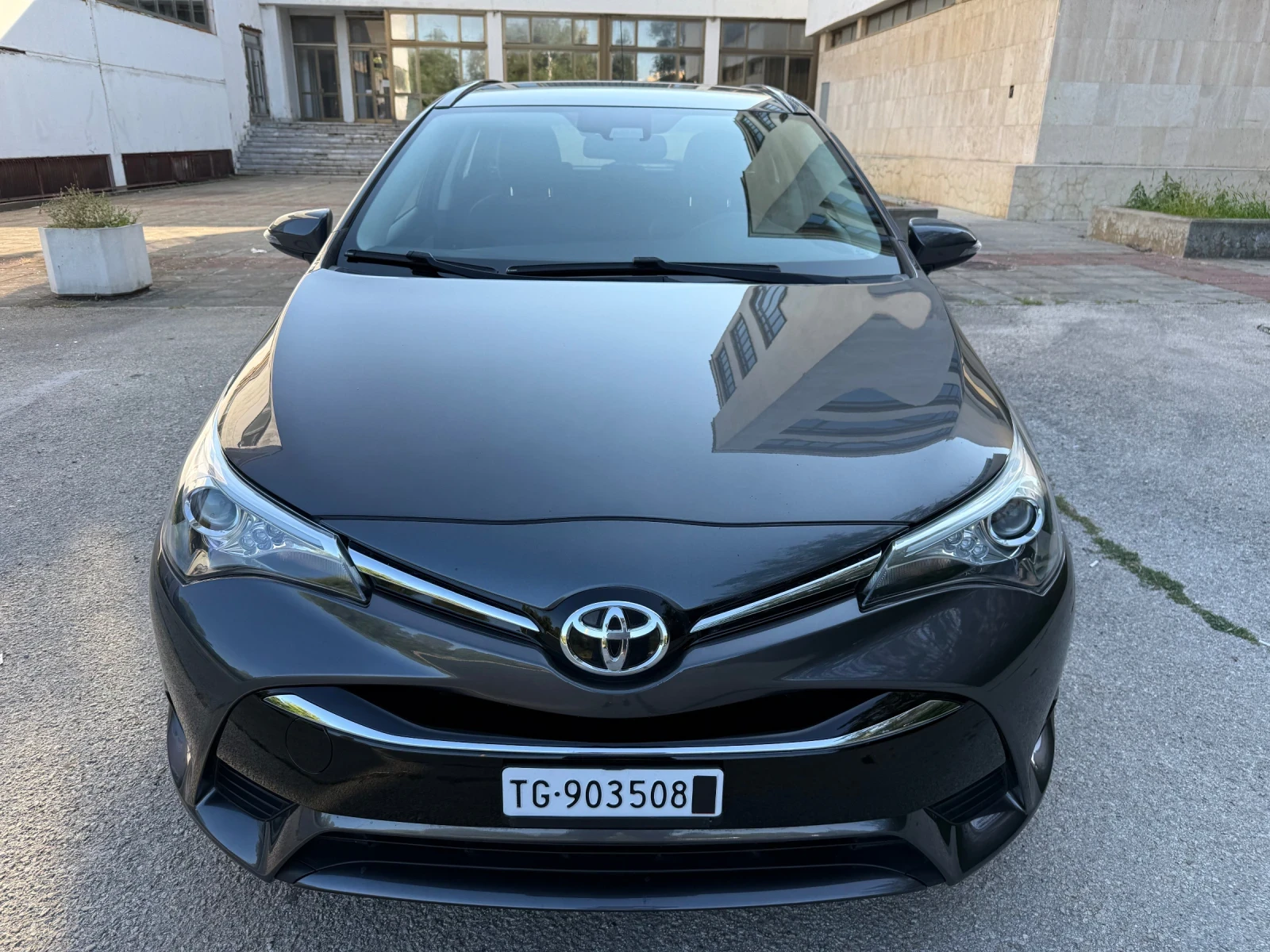 Toyota Avensis 2.0i AUTOMATIC SWISS
