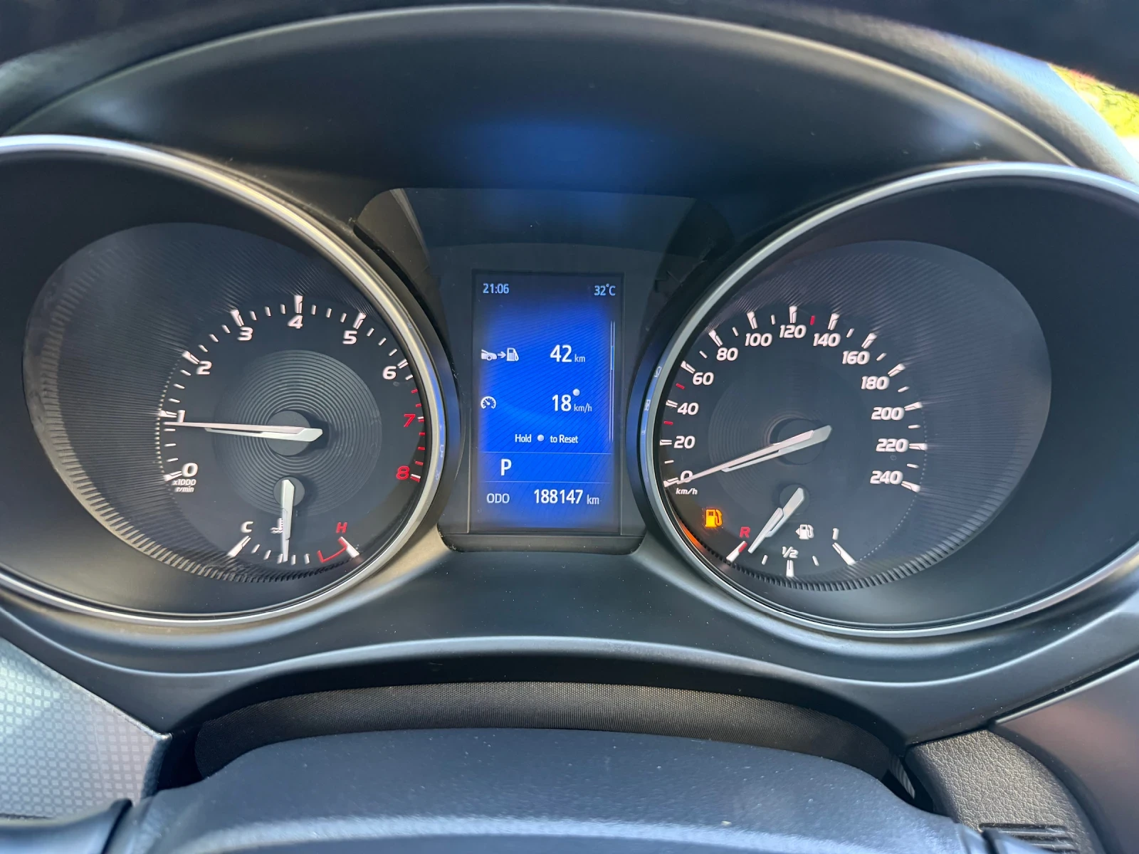 Toyota Avensis 2.0i AUTOMATIC SWISS, снимка 12 - Автомобили и джипове - 55618162