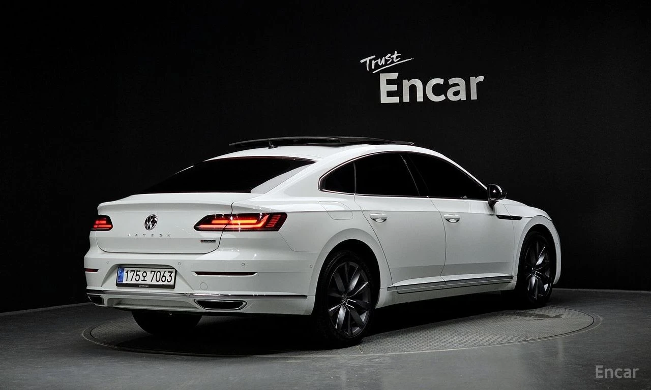 VW Arteon 2.0TDI 4MOTION| 360| HEAD UP| DIGITAL| PANO| ОБДУХ, снимка 2 - Автомобили и джипове - 55887039