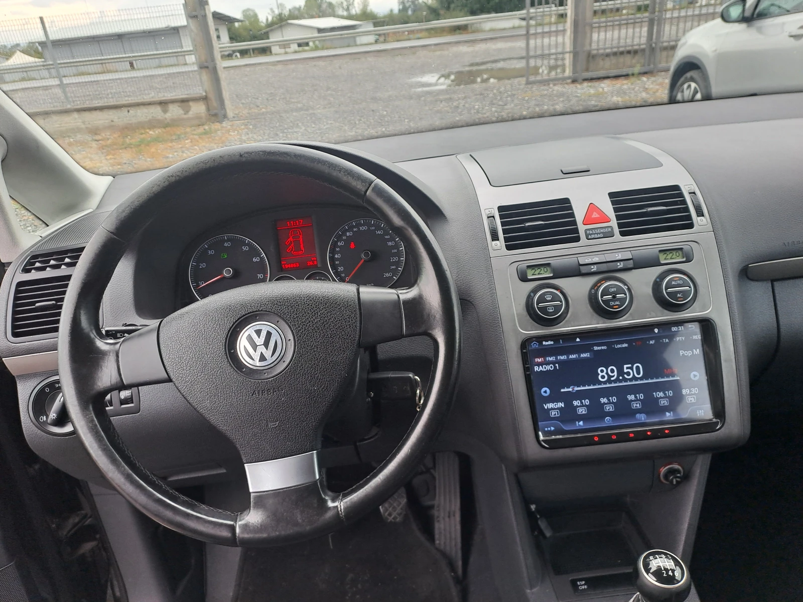VW Touran 1.4TSI ECOFUEL, снимка 7 - Автомобили и джипове - 56231351
