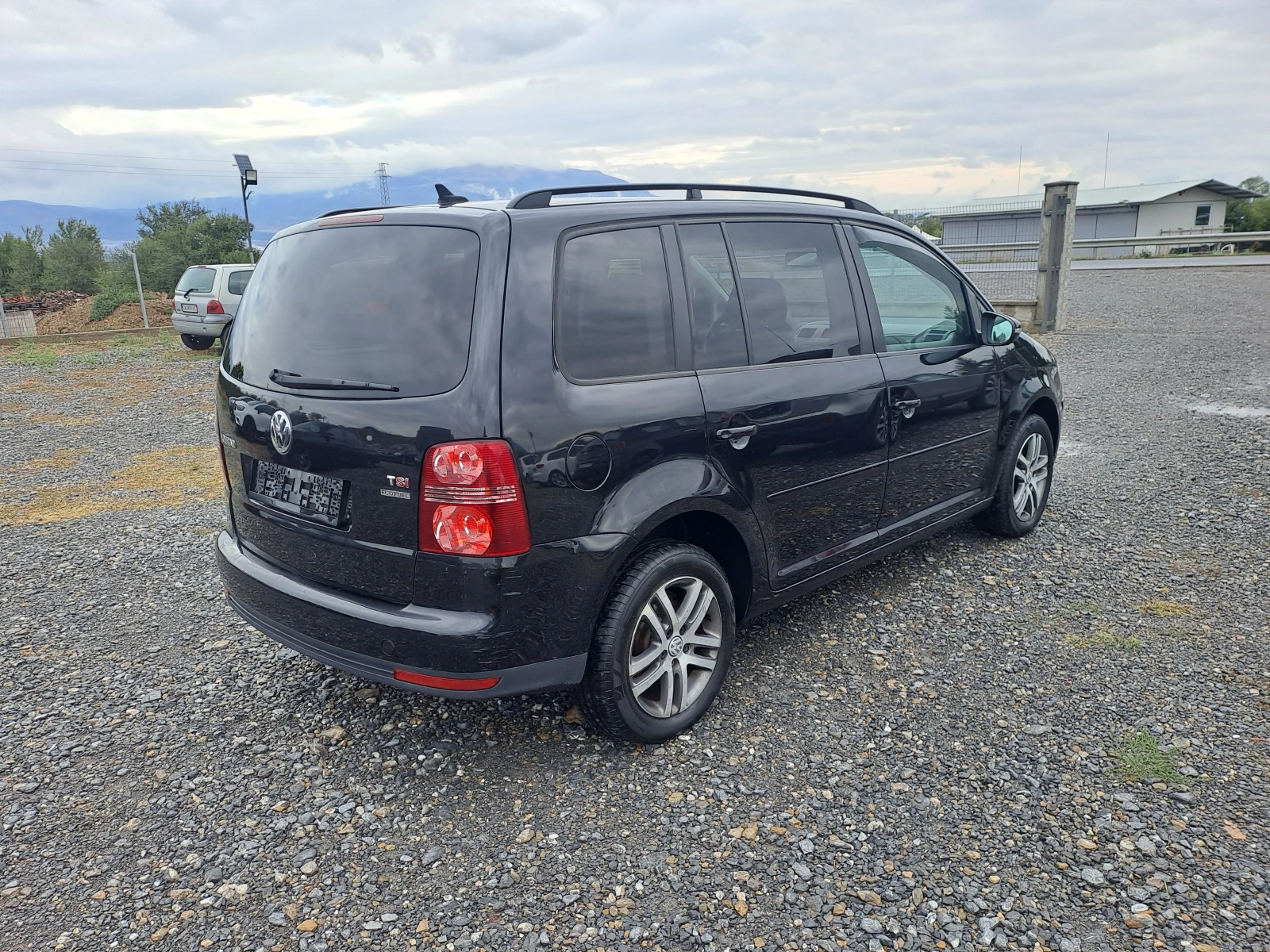 VW Touran 1.4TSI ECOFUEL, снимка 4 - Автомобили и джипове - 56231351