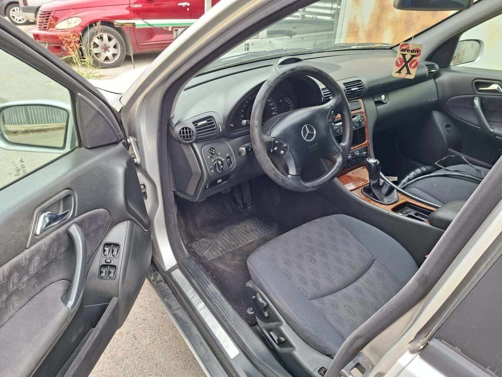 Mercedes-Benz E 320 Пакет, снимка 3 - Автомобили и джипове - 56517715