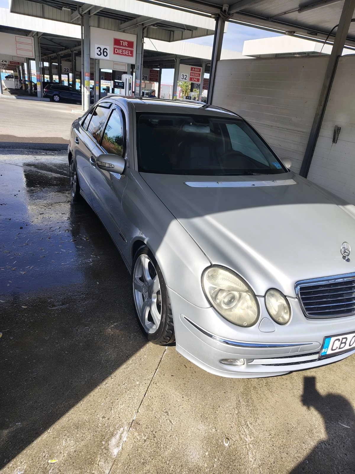 Mercedes-Benz E 270, снимка 2 - Автомобили и джипове - 56518255